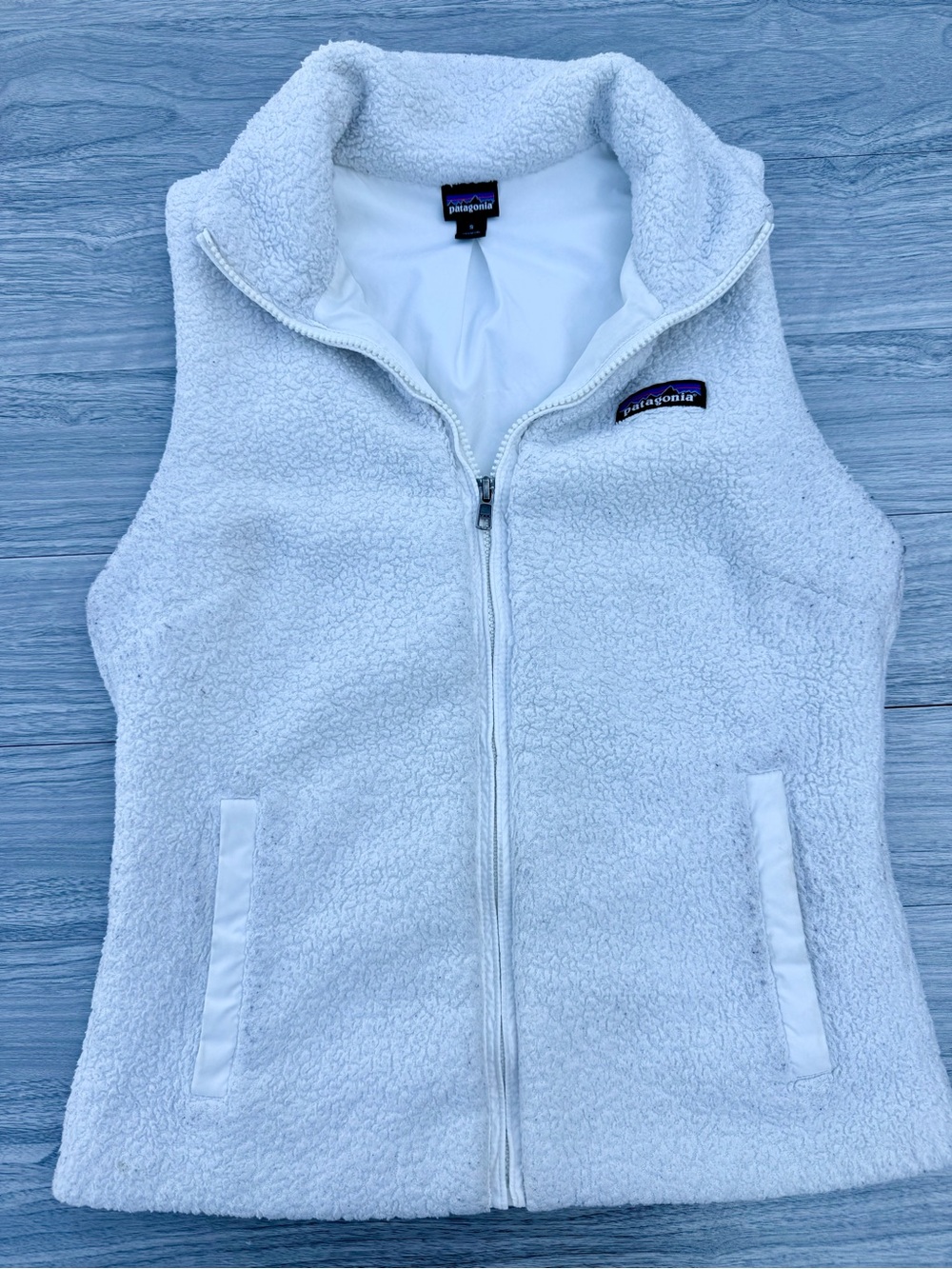 Patagonia Women's White Fleece Vest - Cozy Zip-Up Layer